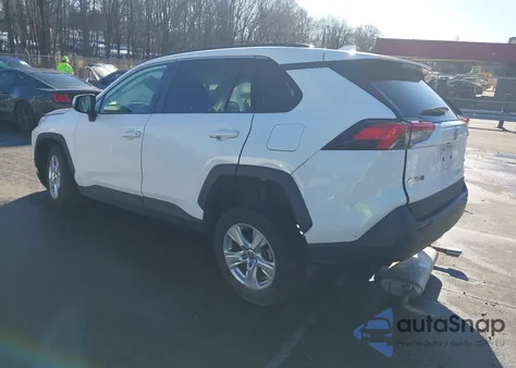 2021 Toyota Rav4 Xle z USA, uszkodzony, nr VIN 2T3W1RFV0MW172108